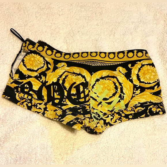 Versace womens shorts Barroco black gold unique vintage and silver loop at front - Picture 8 of 10